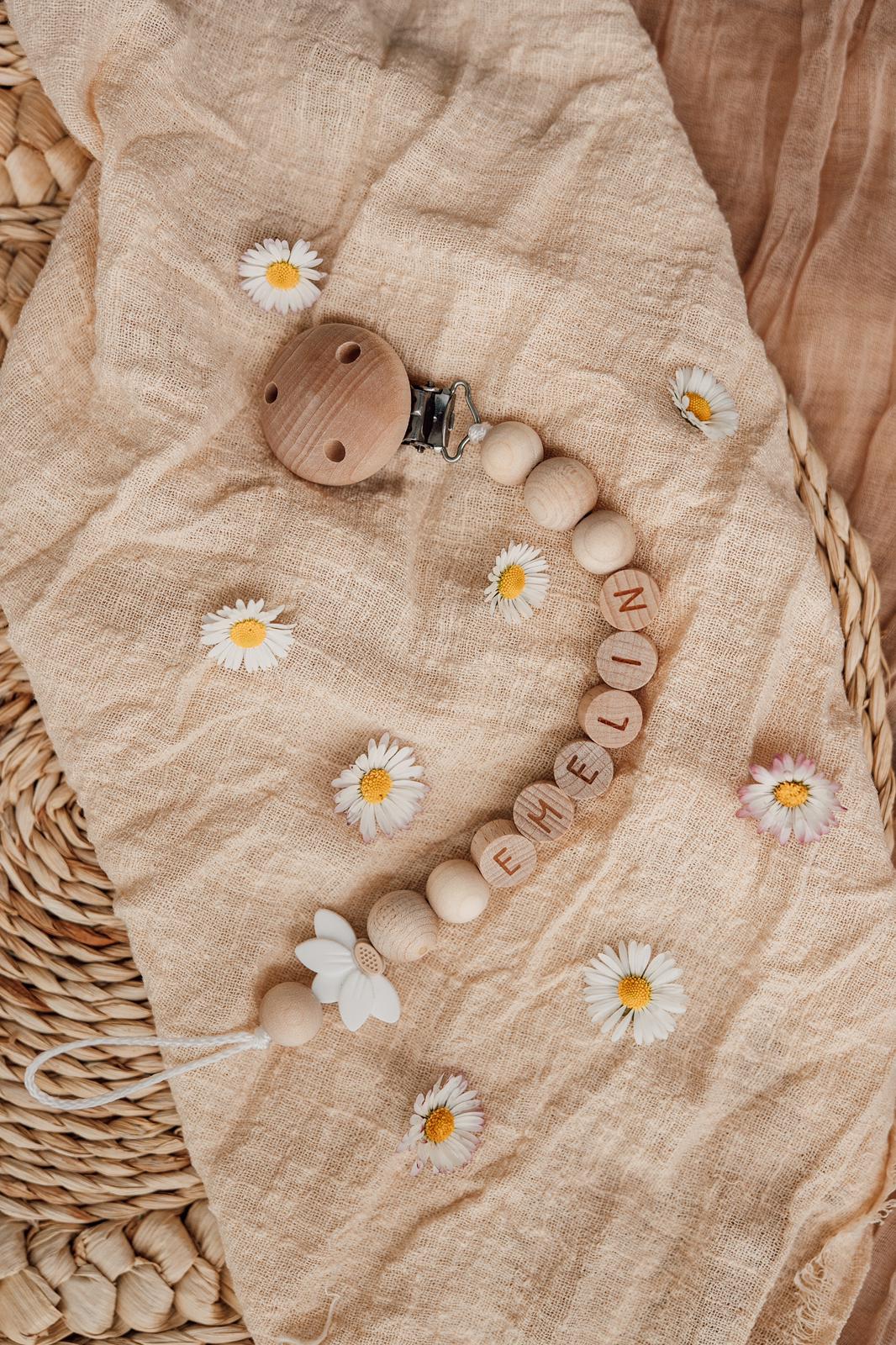 Schnullerkette mit Namen für Mädchen