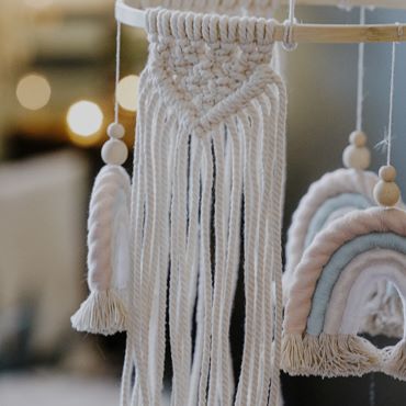 Makramee Regenbogen Mobilie im Boho Stil
