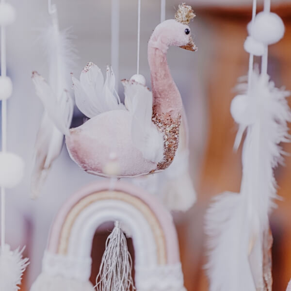 Regenbogenmobile – Schwan