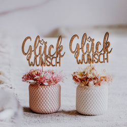 Blumiges Trockenblumengesteck