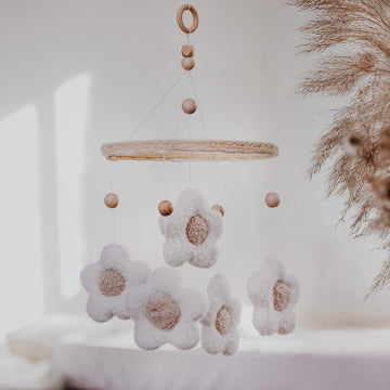 Mobile Blume aus Teddystoff