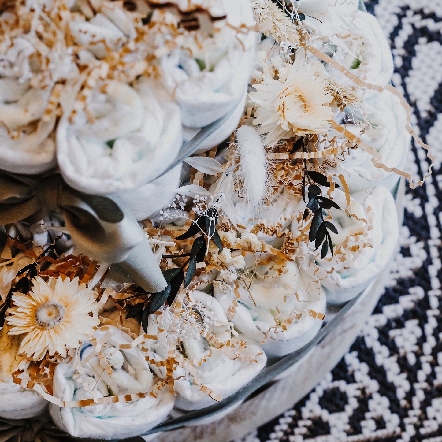 Windeltorte in saften Olivgrün