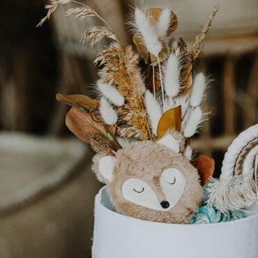 Windeltorte mit Trockenblumen und Taschenwärmer Fuchs